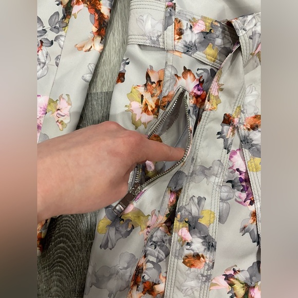 GUESS Floral Double-Breasted Water-Resistant Trench Coat size XS - Picture 11 of 14